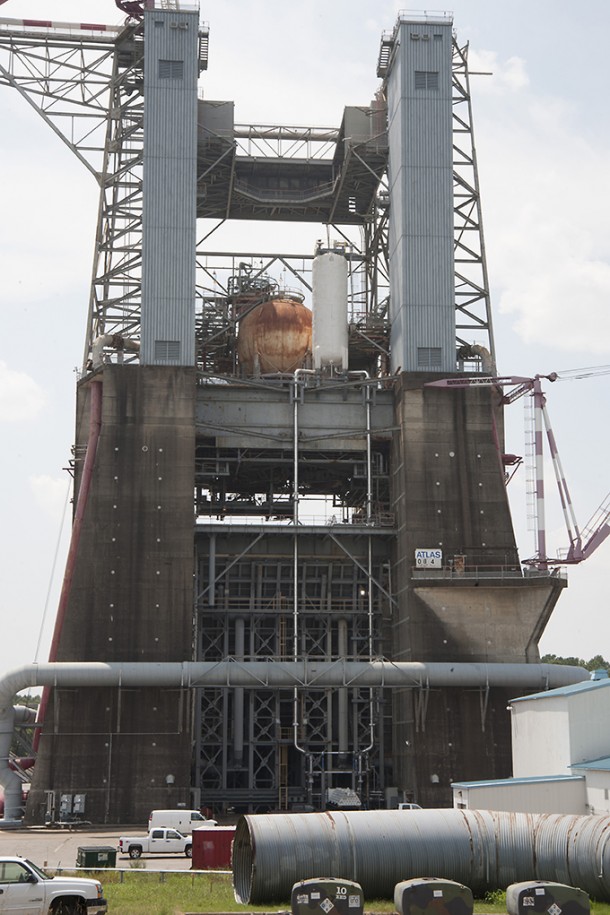 A full-scale replica of the SLS liquid oxygen tank feed system is set up on one of the Marshall Center's test stands for anti-geyser testing. Image Credit: NASA/MSFC/David Olive A full-scale replica of the SLS liquid oxygen tank feed system is set up on one of the Marshall Center's test stands for anti-geyser testing. Image Credit: NASA/MSFC/David Olive