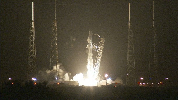 A SpaceX Falcon 9 rocket with a Dragon cargo spacecraft on top launches from Cape Canaveral Air Force Station’s Space Launch Complex-40 in Florida at 1:52 a.m. EDT, Sept. 21, 2014. The Dragon is carrying more than 5,000 pounds of supplies, science experiments, and technology demonstrations includes critical materials to support 255 science and research investigations during the station's Expeditions 41 and 42. Image Credit: NASA Television A SpaceX Falcon 9 rocket with a Dragon cargo spacecraft on top launches from Cape Canaveral Air Force Station’s Space Launch Complex-40 in Florida at 1:52 a.m. EDT, Sept. 21, 2014. The Dragon is carrying more than 5,000 pounds of supplies, science experiments, and technology demonstrations includes critical materials to support 255 science and research investigations during the station's Expeditions 41 and 42. Image Credit: NASA Television