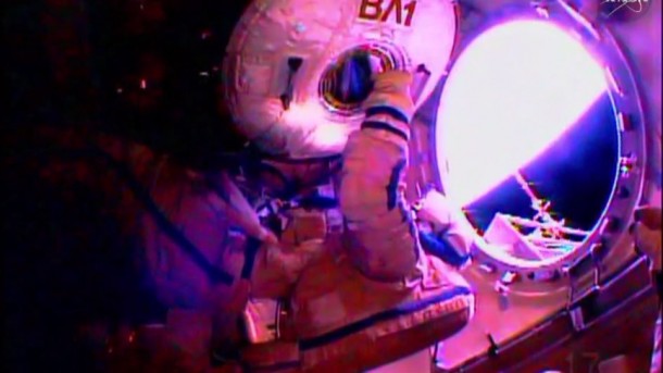 Cosmonaut Mikhail Kornienko gets ready to close the hatch to the Pirs airlock ending the spacewalk. Credit: NASA TV Cosmonaut Mikhail Kornienko gets ready to close the hatch to the Pirs airlock ending the spacewalk. Credit: NASA TV