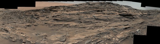 Large-scale crossbedding in the sandstone of this ridge on a lower slope of Mars' Mount Sharp is typical of windblown sand dunes that have petrified. Image credit: NASA/JPL-Caltech/MSSS Large-scale crossbedding in the sandstone of this ridge on a lower slope of Mars' Mount Sharp is typical of windblown sand dunes that have petrified. Image credit: NASA/JPL-Caltech/MSSS