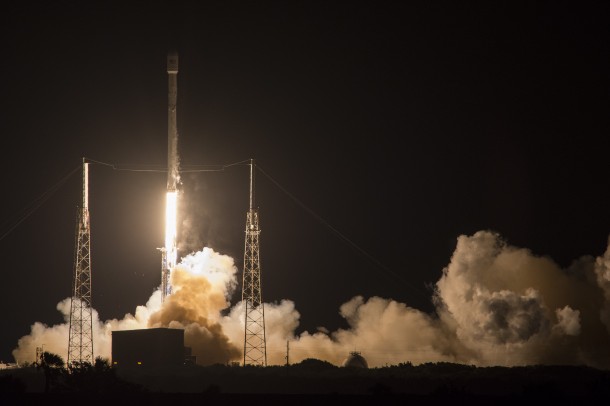 Liftoff of the Falcon 9 launch vehicle carrying the JCSAT-14 satellite to Geosynchronous Transfer Orbit (GTO). Liftoff of the Falcon 9 launch vehicle carrying the JCSAT-14 satellite to Geosynchronous Transfer Orbit (GTO).