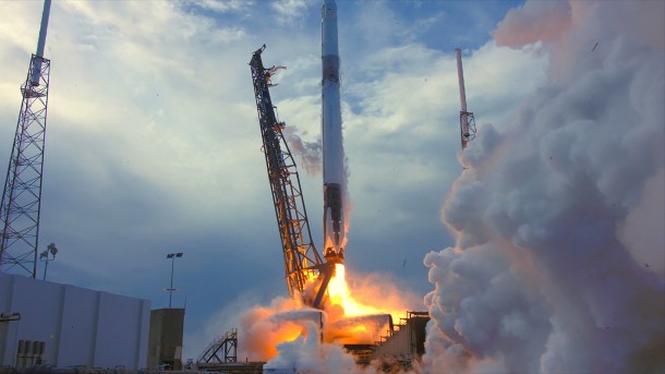 A SpaceX Dragon launched at 4:30 p.m. EDT from Space Launch Complex 40 at Cape Canaveral Air Force Station in Florida delivering more than 5,800 pounds of equipment and research to the International Space Station. Credits: NASA A SpaceX Dragon launched at 4:30 p.m. EDT from Space Launch Complex 40 at Cape Canaveral Air Force Station in Florida delivering more than 5,800 pounds of equipment and research to the International Space Station. Credits: NASA